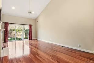 67 Paddington Cir, Smithtown, NY 11787 - Photo 5