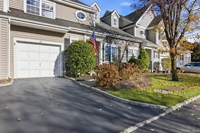 67 Paddington Circle, Smithtown, NY 11787 - Photo 3