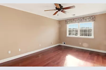 67 Paddington Circle, Smithtown, NY 11787 - Photo 23