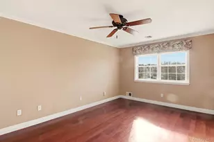 67 Paddington Cir, Smithtown, NY 11787 - Photo 23