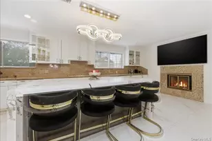 12 Redbrook Rd, Great Neck, NY 11024 - Photo 19