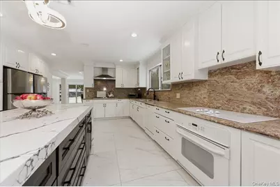 12 Red Brook Road, Great Neck, NY 11024 - Photo 15