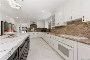 12 Redbrook Rd, Great Neck, NY 11024 - Photo 15