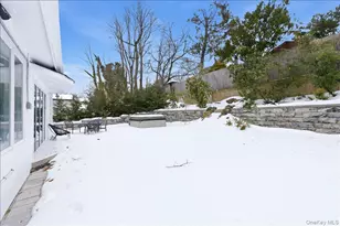 12 Redbrook Rd, Great Neck, NY 11024 - Photo 29