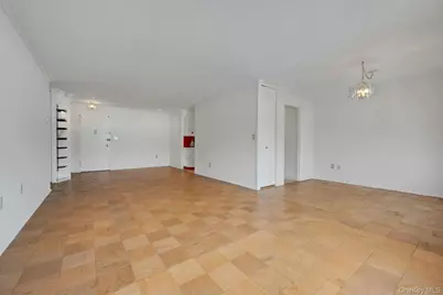 100 E Hartsdale Avenue #MiE, Hartsdale, NY 10530 - Photo 5