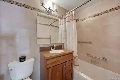 100 E Hartsdale Avenue #MiE, Hartsdale, NY 10530 - Photo 19