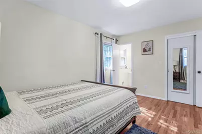 45-21 Iris Lane, Great Neck, NY 11020 - Photo 5