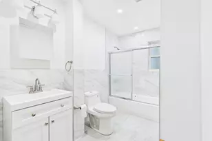 51-10 Little Neck Pkwy, Little Neck, NY 11362 - Photo 11