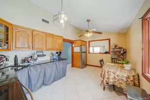 71 Oak Ave, Shirley, NY 11967 - Photo 9