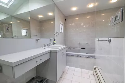 105 Reeve Road, Rockville Centre, NY 11570 - Photo 17