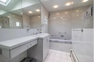 105 Reeve Rd, Rockville Centre, NY 11570 - Photo 17