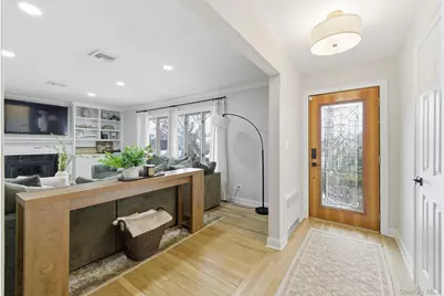 105 Reeve Road, Rockville Centre, NY 11570 - Photo 7