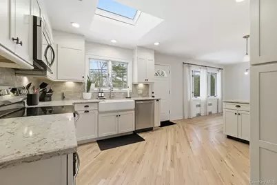 105 Reeve Road, Rockville Centre, NY 11570 - Photo 9