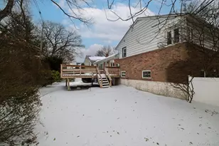 105 Reeve Rd, Rockville Centre, NY 11570 - Photo 3