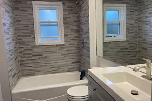 17 Roosevelt Pl, Island Park, NY 11558 - Photo 13