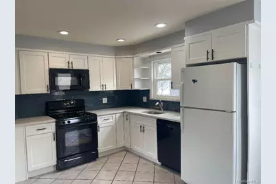 17 Roosevelt Place, Island Park, NY 11558 - Photo 3