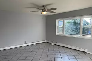 17 Roosevelt Pl, Island Park, NY 11558 - Photo 9