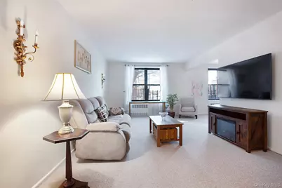 22424 Union Turnpike #2O, Oakland Gardens, NY 11364 - Photo 3