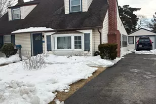 95 Horton Ave, Valley Stream, NY 11581 - Photo 3