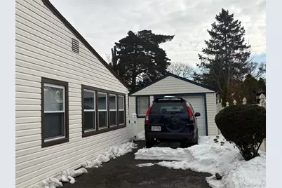 95 Horton Avenue, Valley Stream, NY 11581 - Photo 13