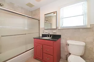 68 Hudson Rd, Floral Park, NY 11001 - Photo 21