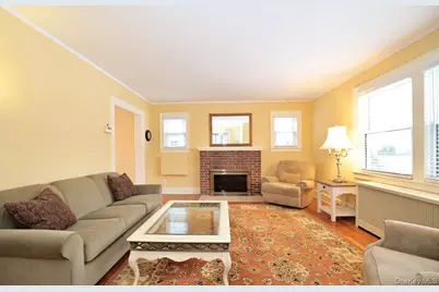 68 Hudson Road, Floral Park, NY 11001 - Photo 5