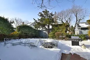 68 Hudson Rd, Floral Park, NY 11001 - Photo 25