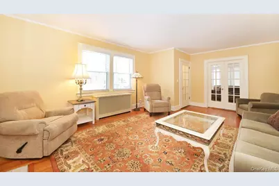 68 Hudson Road, Floral Park, NY 11001 - Photo 3