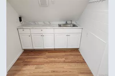 806 Oliver Avenue #2 Floor, Westbury, NY 11590 - Photo 5