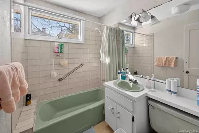 175 Main Avenue, Mastic, NY 11950 - Photo 9