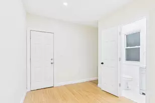 25-16 Curtis St, East Elmhurst, NY 11369 - Photo 21