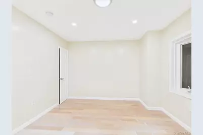 2516 Curtis Street, East Elmhurst, NY 11369 - Photo 25