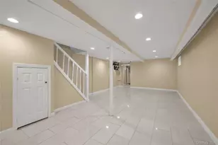 25-16 Curtis St, East Elmhurst, NY 11369 - Photo 15