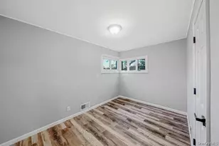 4 Sibley Pl, Huntington Station, NY 11746 - Photo 13