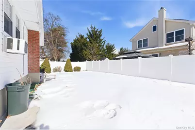 633 Evelyn Avenue, East Meadow, NY 11554 - Photo 17