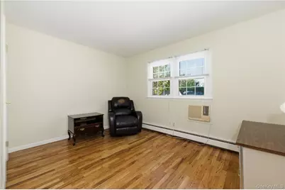 633 Evelyn Avenue, East Meadow, NY 11554 - Photo 13