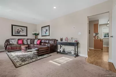 2551 Jerusalem Avenue #2S, North Bellmore, NY 11710 - Photo 5
