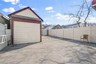 134-31 229th St, Springfield Gardens, NY 11413 - Photo 37