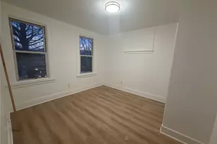 71-50 73rd Pl, Glendale, NY 11385 - Photo 5