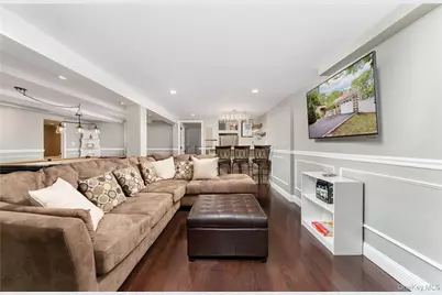 8 Wakeman Court, Hampton Bays, NY 11946 - Photo 19