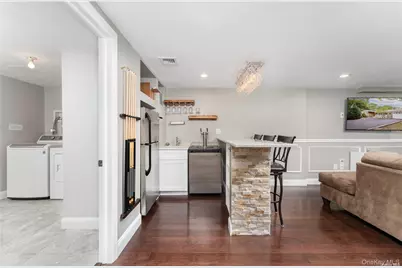 8 Wakeman Court, Hampton Bays, NY 11946 - Photo 21