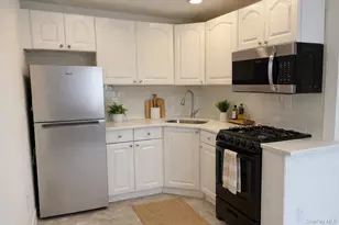 1711 William St, Merrick, NY 11566 - Photo 3