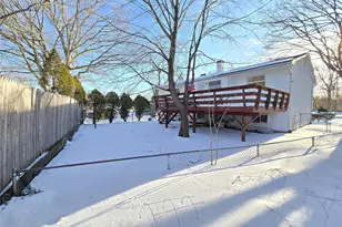 19 University Dr, Ronkonkoma, NY 11779 - Photo 21