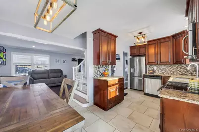 24 New Lane, Selden, NY 11784 - Photo 5