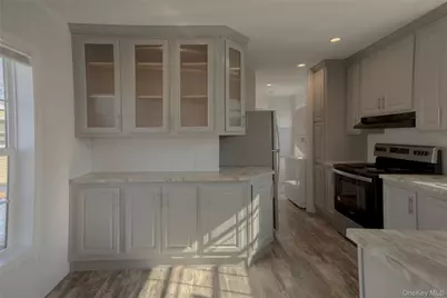 150 Main Street #1A, Islip, NY 11751 - Photo 1