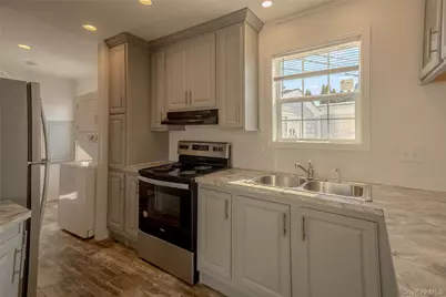 150 Main Street #1A, Islip, NY 11751 - Photo 3