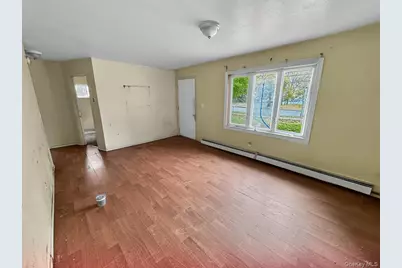 108 Suffolk Avenue, Brentwood, NY 11717 - Photo 5