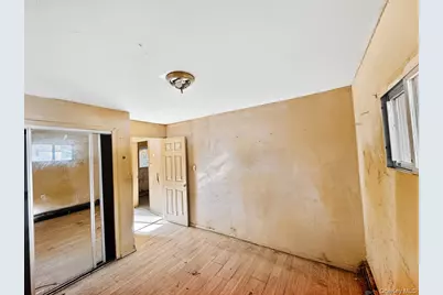 108 Suffolk Avenue, Brentwood, NY 11717 - Photo 11