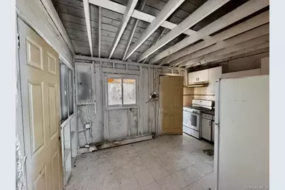 108 Suffolk Avenue, Brentwood, NY 11717 - Photo 7