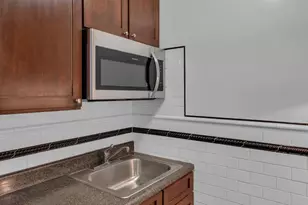 579 W 215th St, New York, NY 10034 - Photo 7